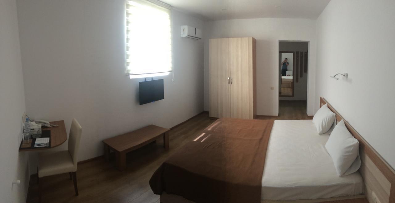 Hotel Marseille Batumi Eksteriør billede