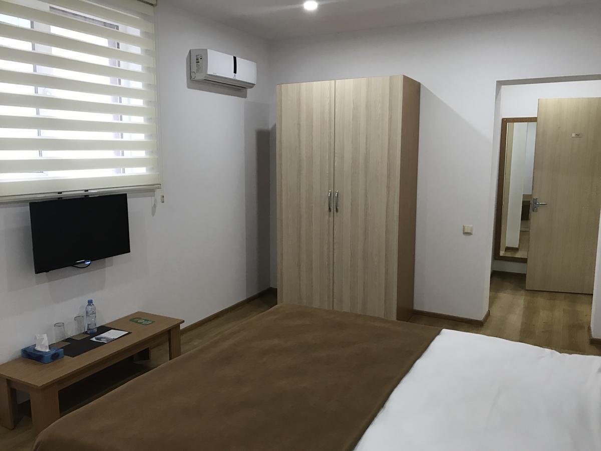Hotel Marseille Batumi Eksteriør billede