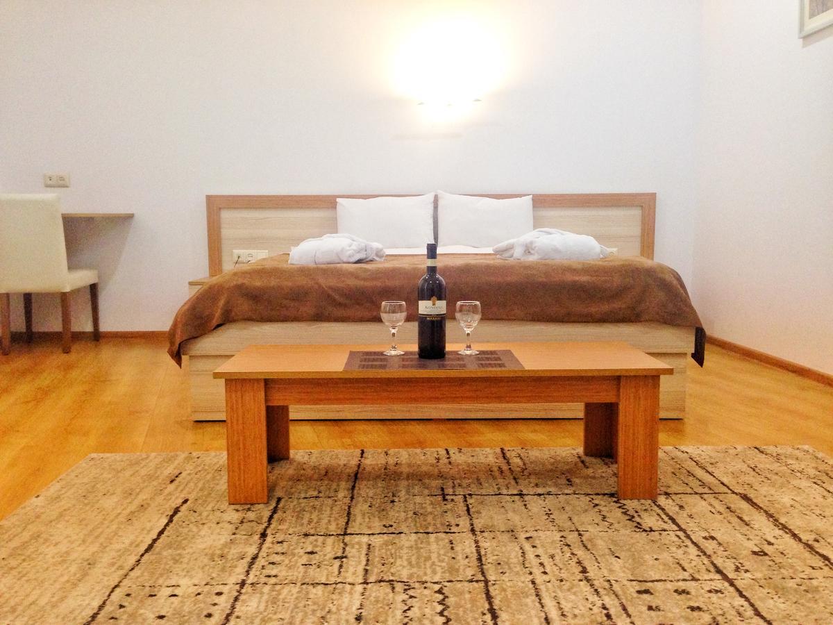 Hotel Marseille Batumi Eksteriør billede
