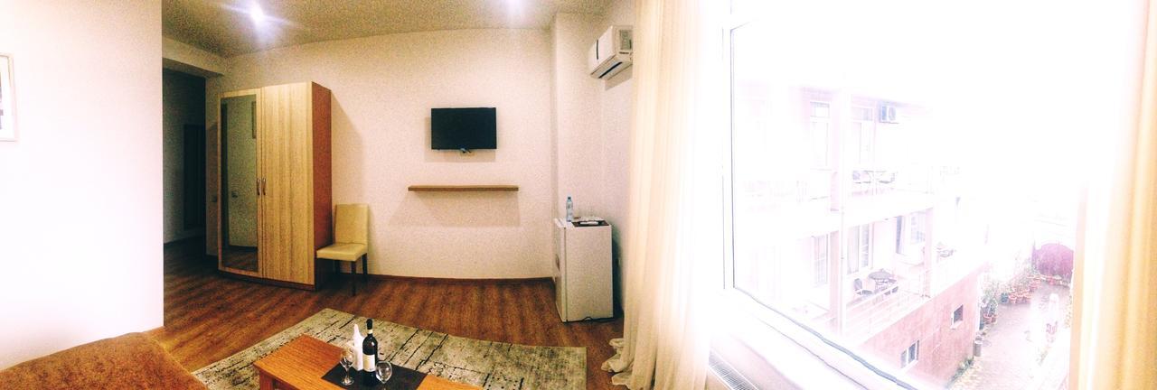 Hotel Marseille Batumi Eksteriør billede