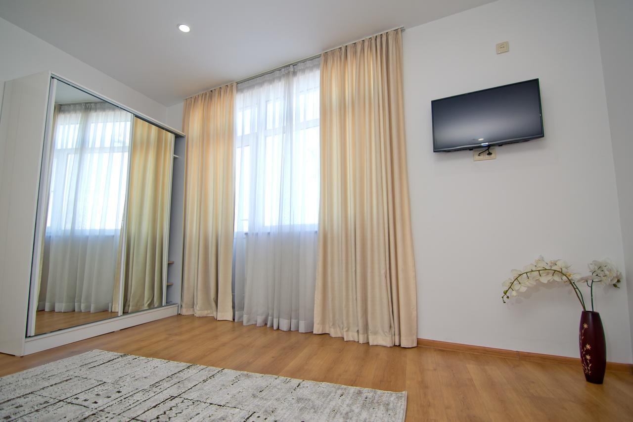 Hotel Marseille Batumi Eksteriør billede