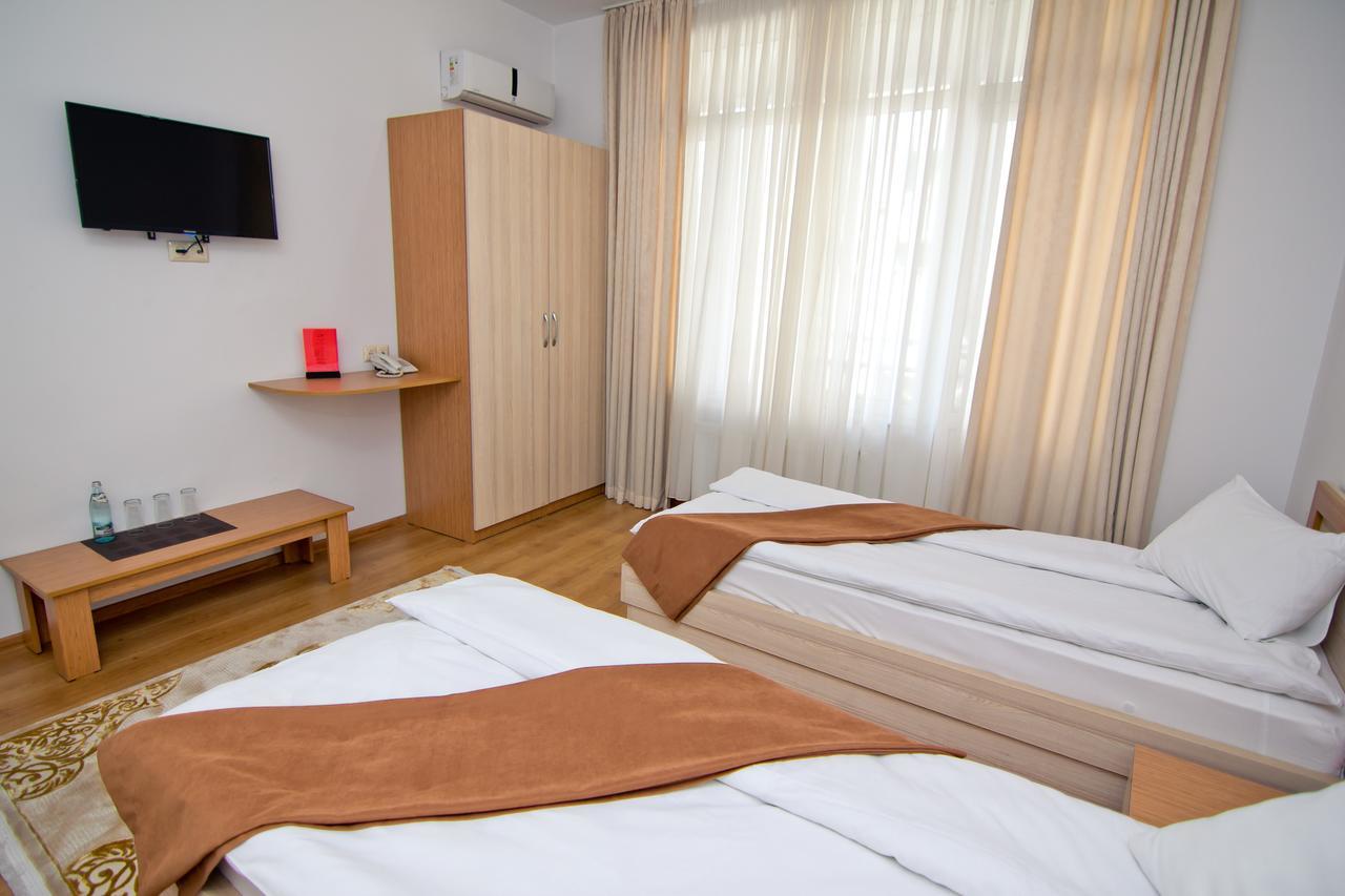 Hotel Marseille Batumi Eksteriør billede